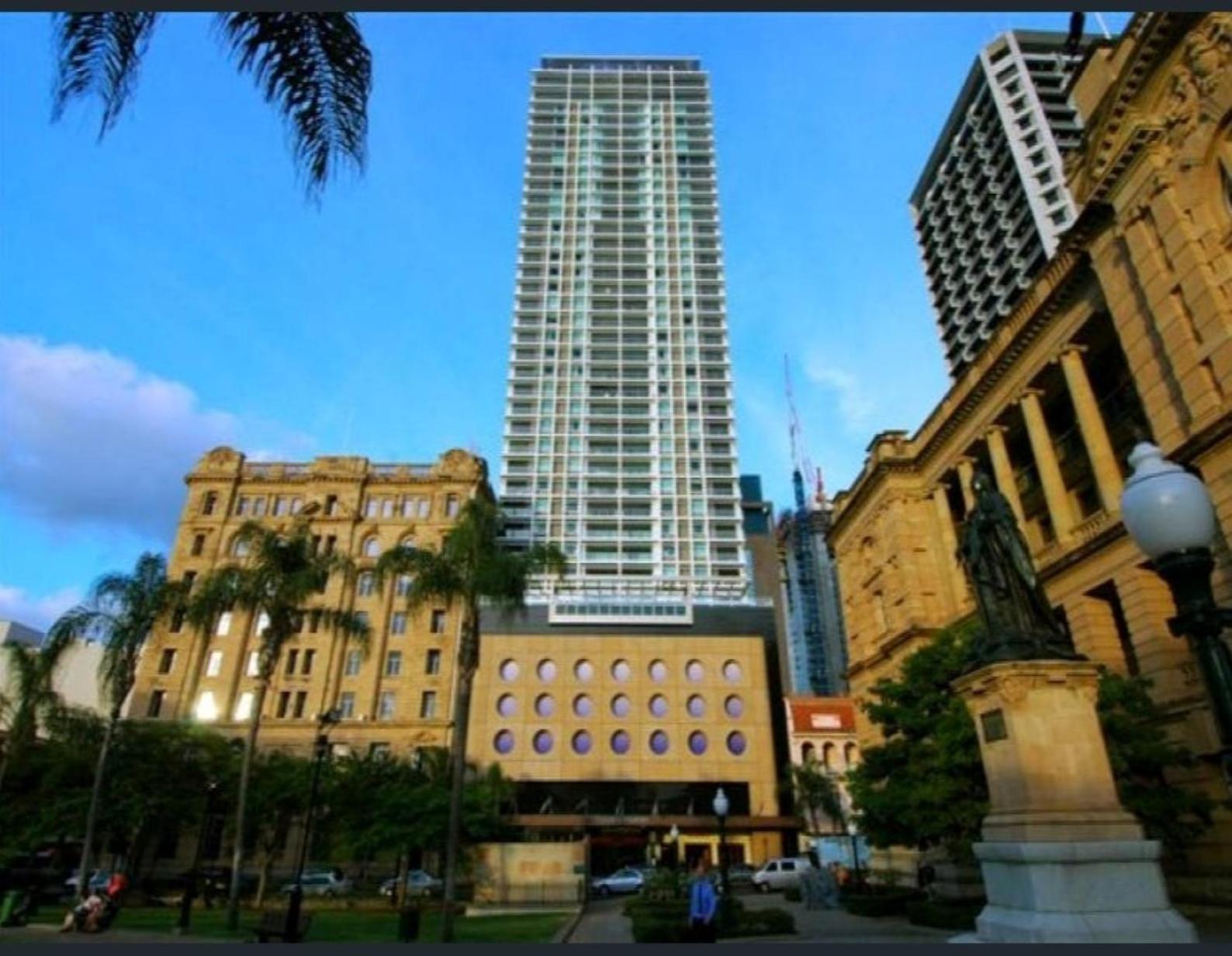 Apartment Coastal Escape With River Views In Casino Towers