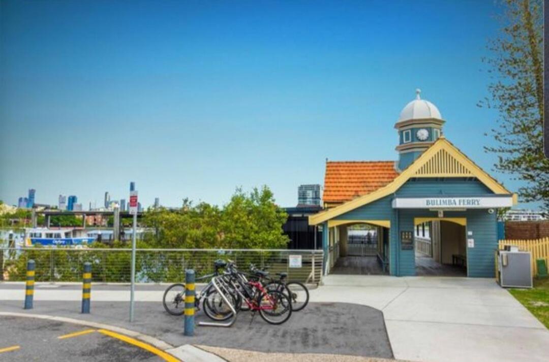 Oxford Street Apartment *