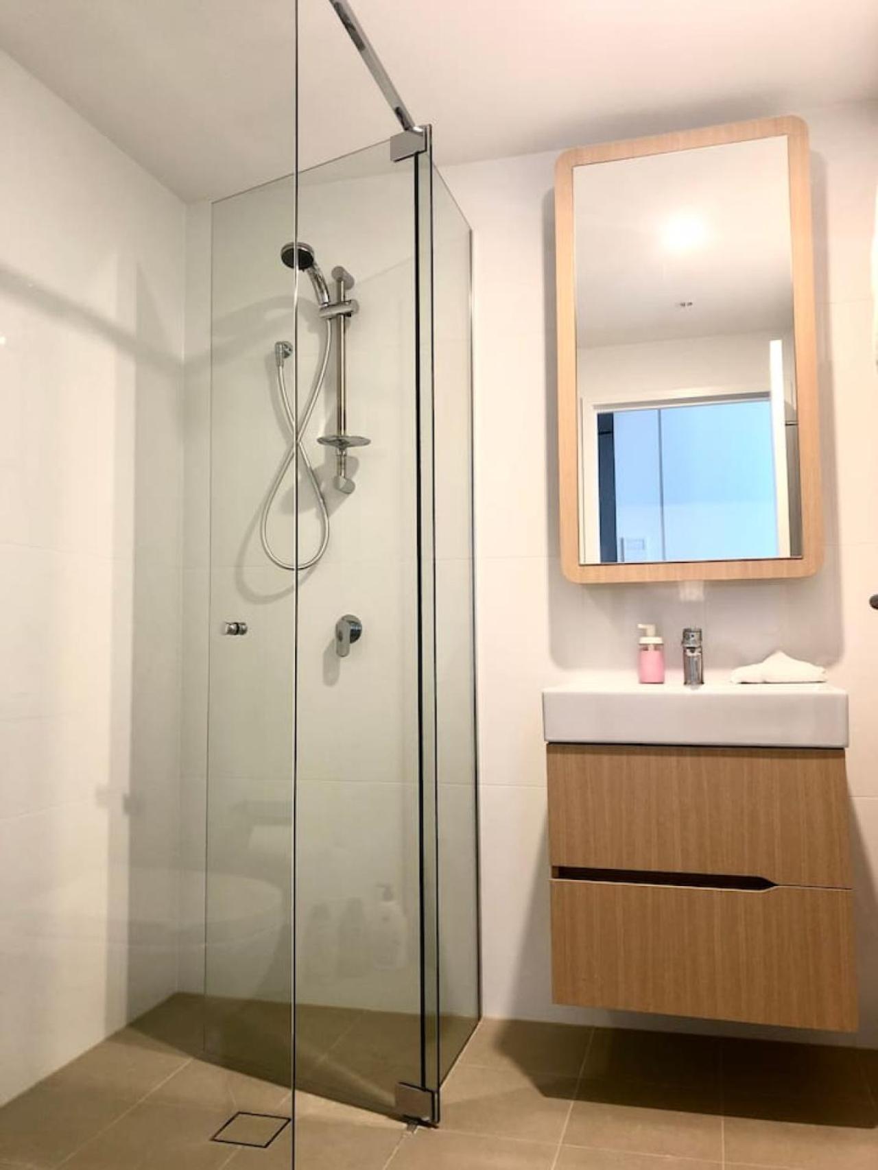 Modern Vibrant - 1br Pool&gym Sauna Bo31506-1