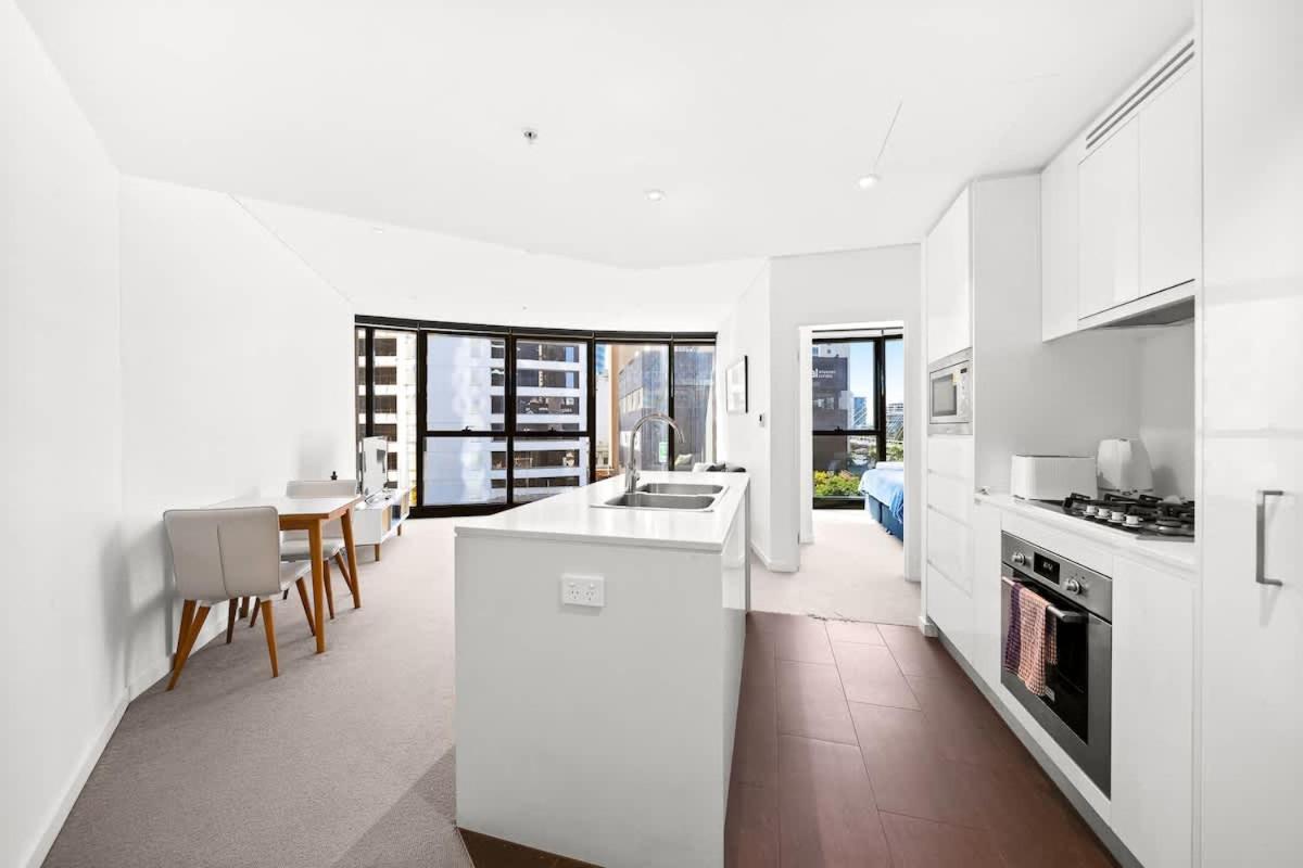 Skytower - Executive 9th Floor Base