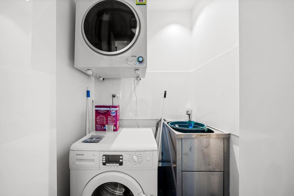 Skytower - Executive 9th Floor Base Apartment