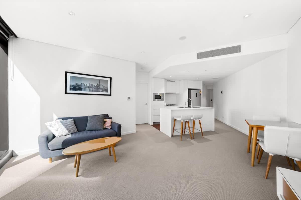 Skytower - Executive 9th Floor Base Apartment *