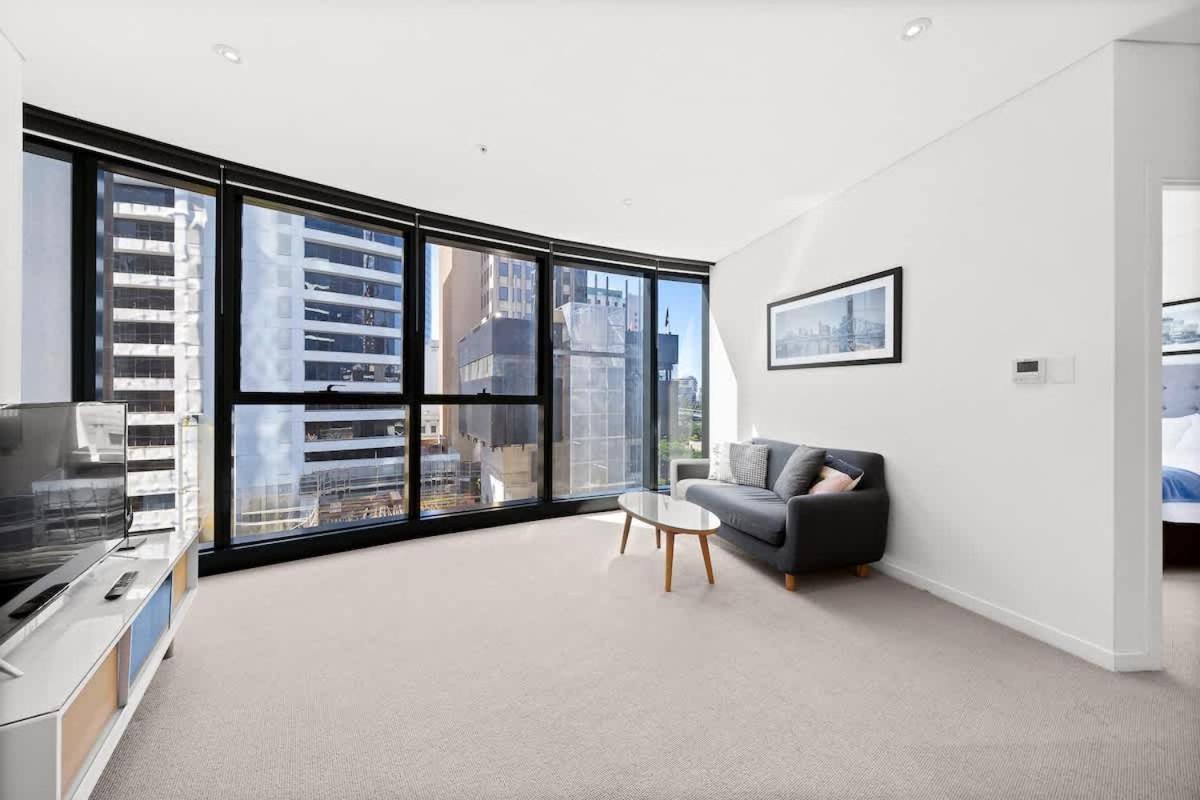 Skytower - Executive 9th Floor Base Apartment Brisbane