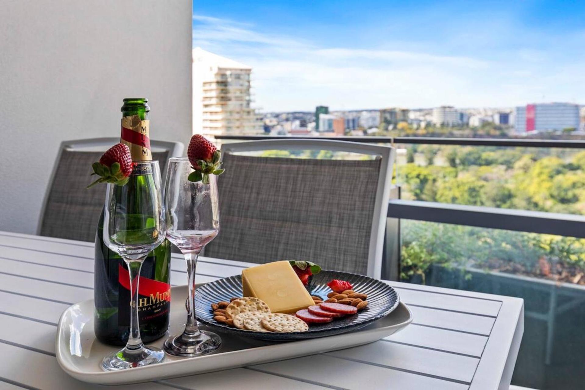 Apartment Queens Wharf Luxe Retreat -brisbane Cbd, Pool,