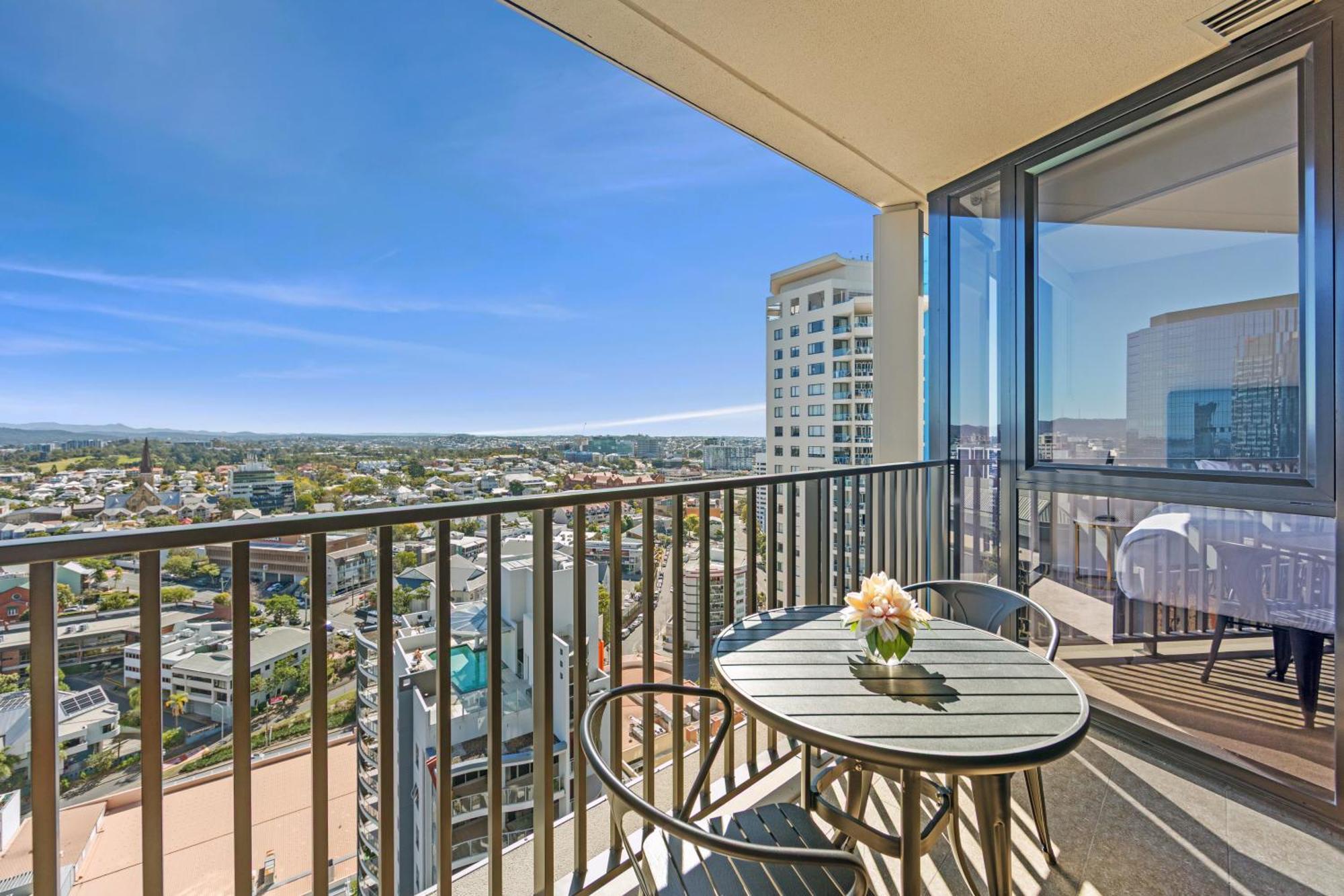 Aparthotel Spire Residences By Cllix