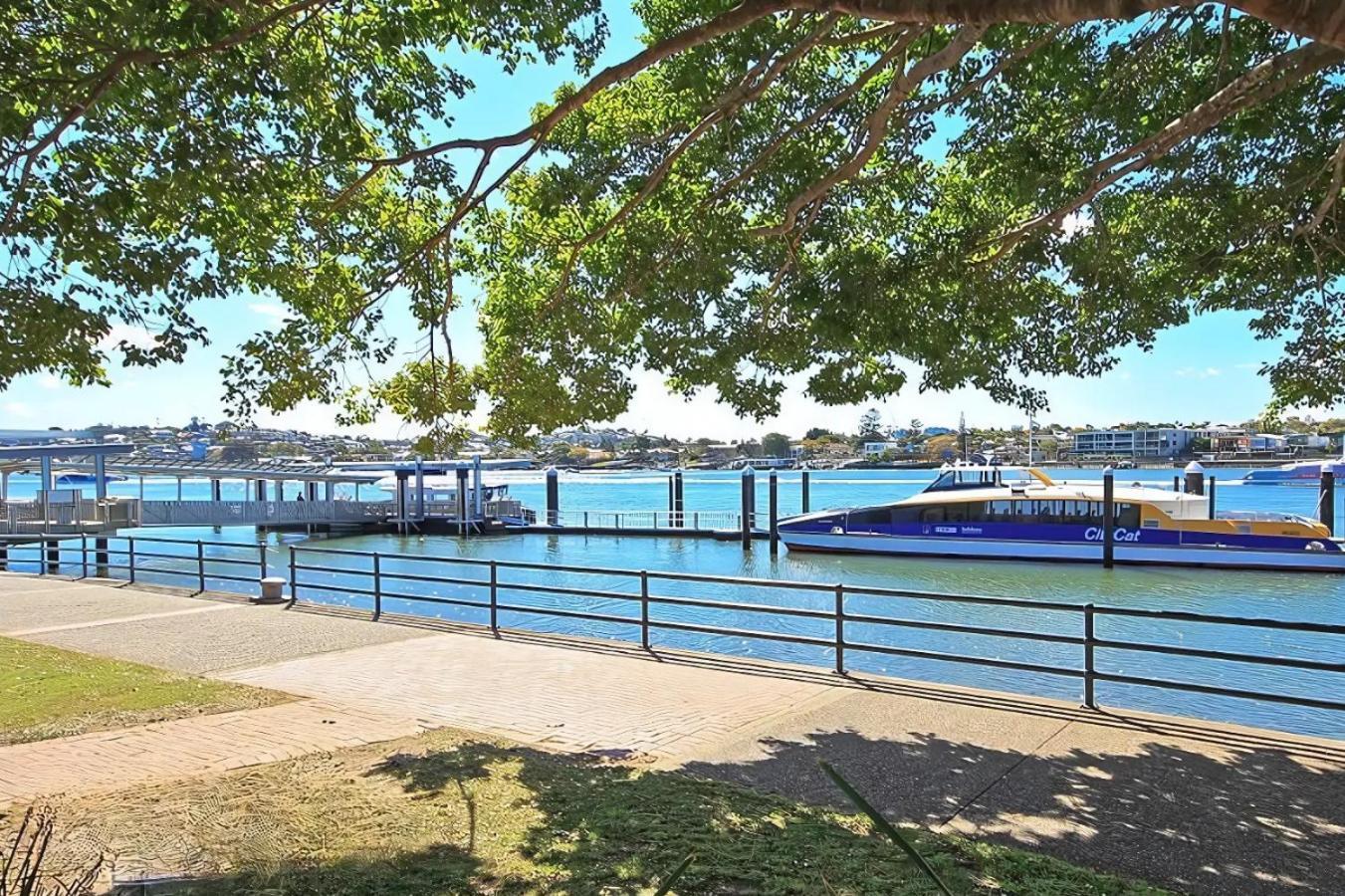 Woolstore Riverfront Teneriffe Apartment *