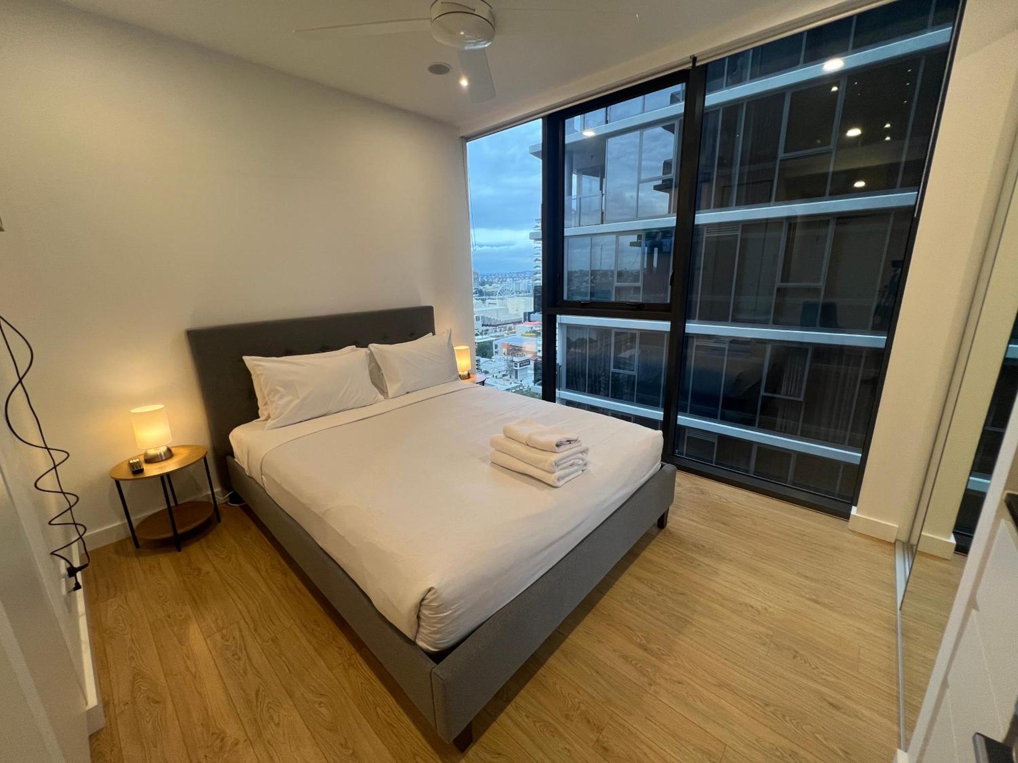 Located Cozy In South Apartment Brisbane