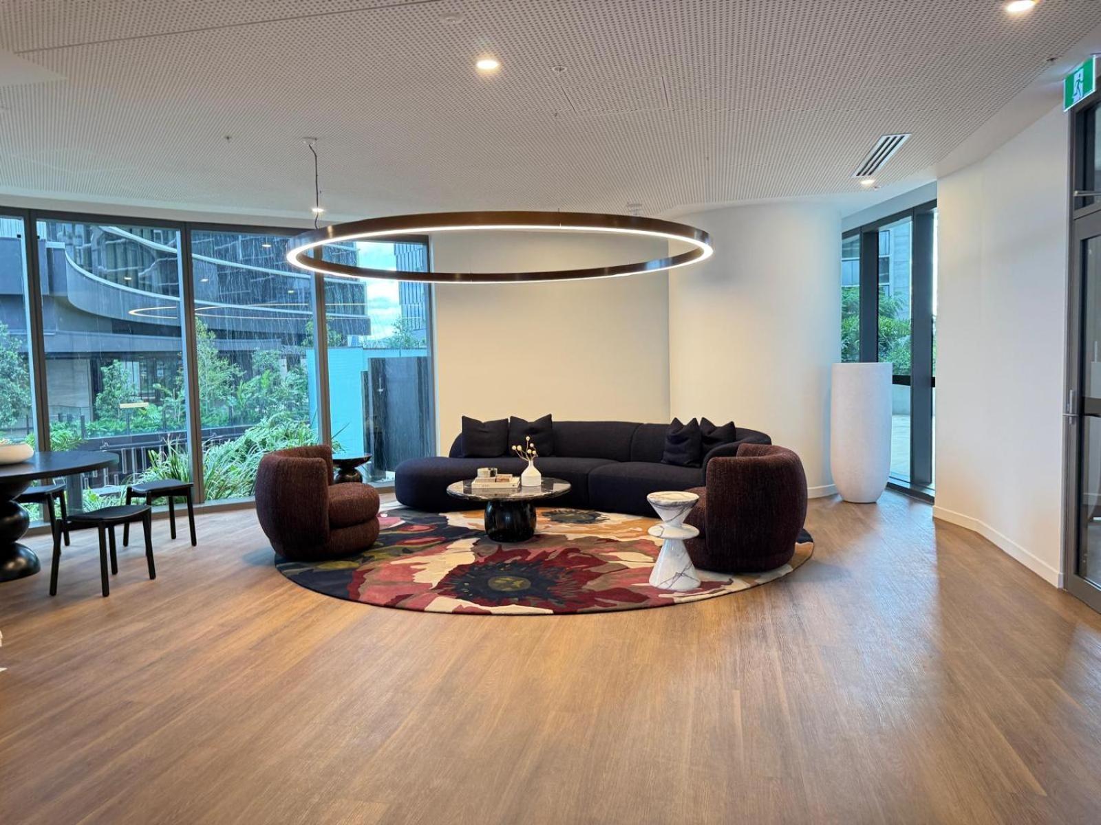 3-bedroom Gorgeous Queens Wharf 180 Degree View Apartment