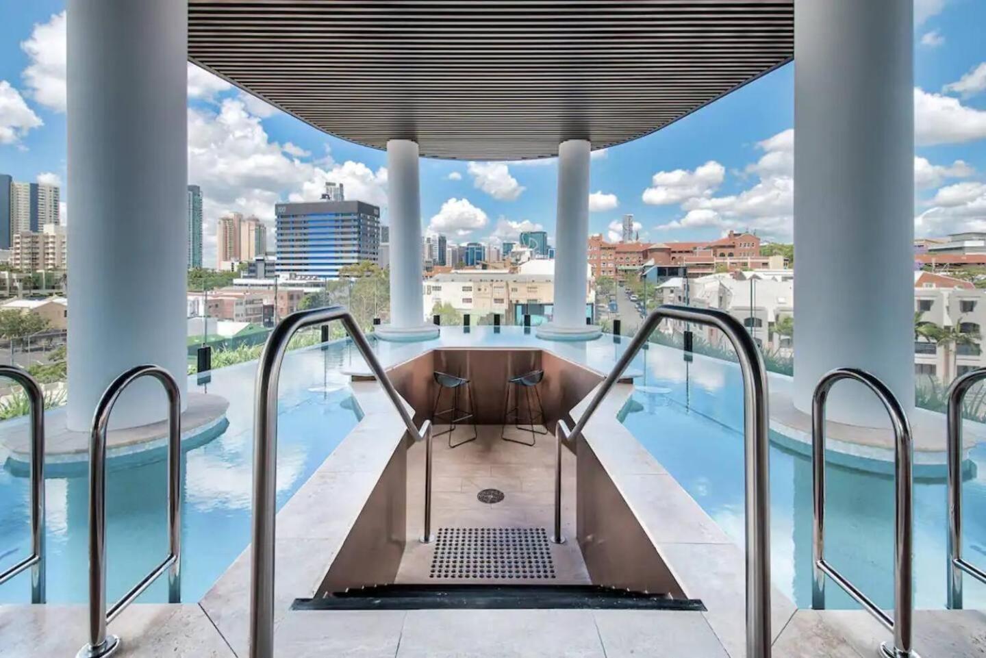 Apartment And Mountain View With Pool, Gym And Parking