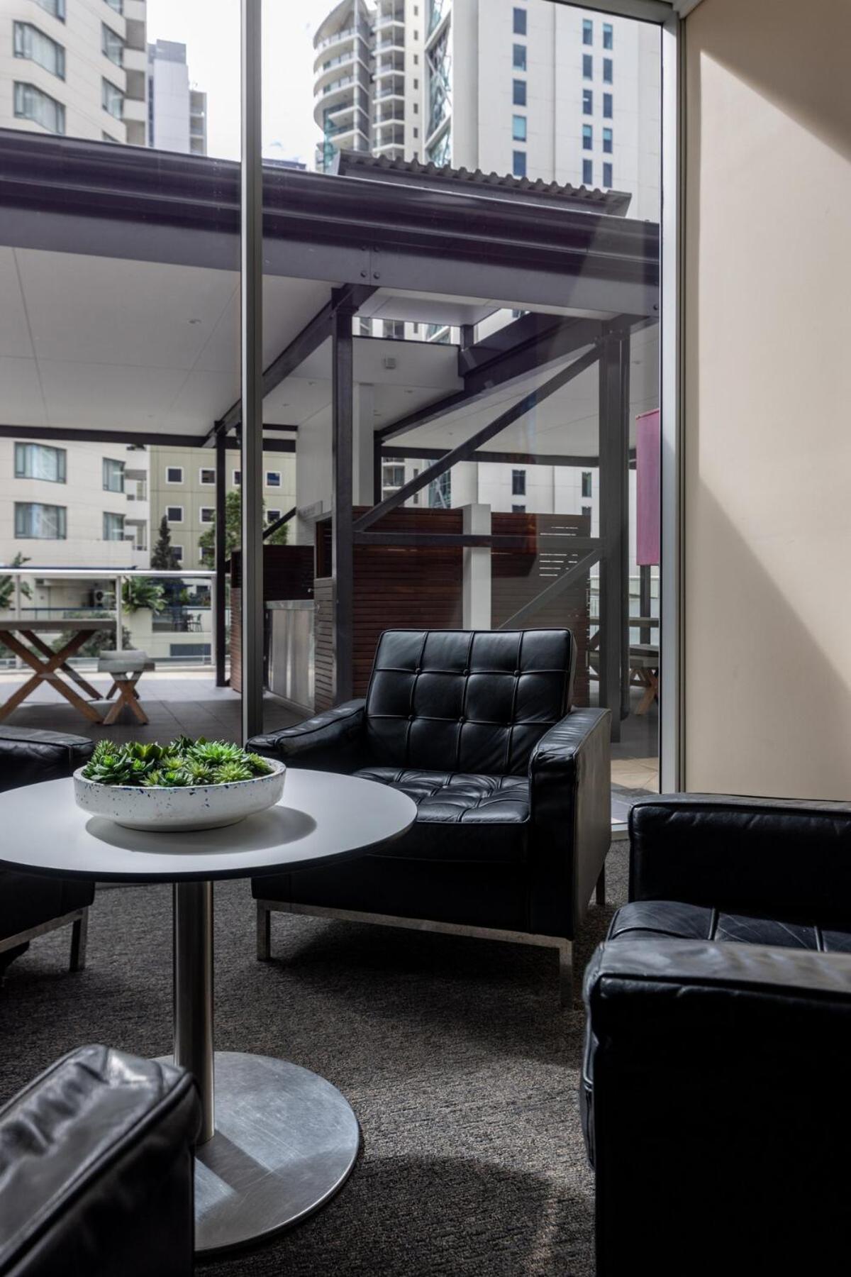 Luxury Cbd Apartment