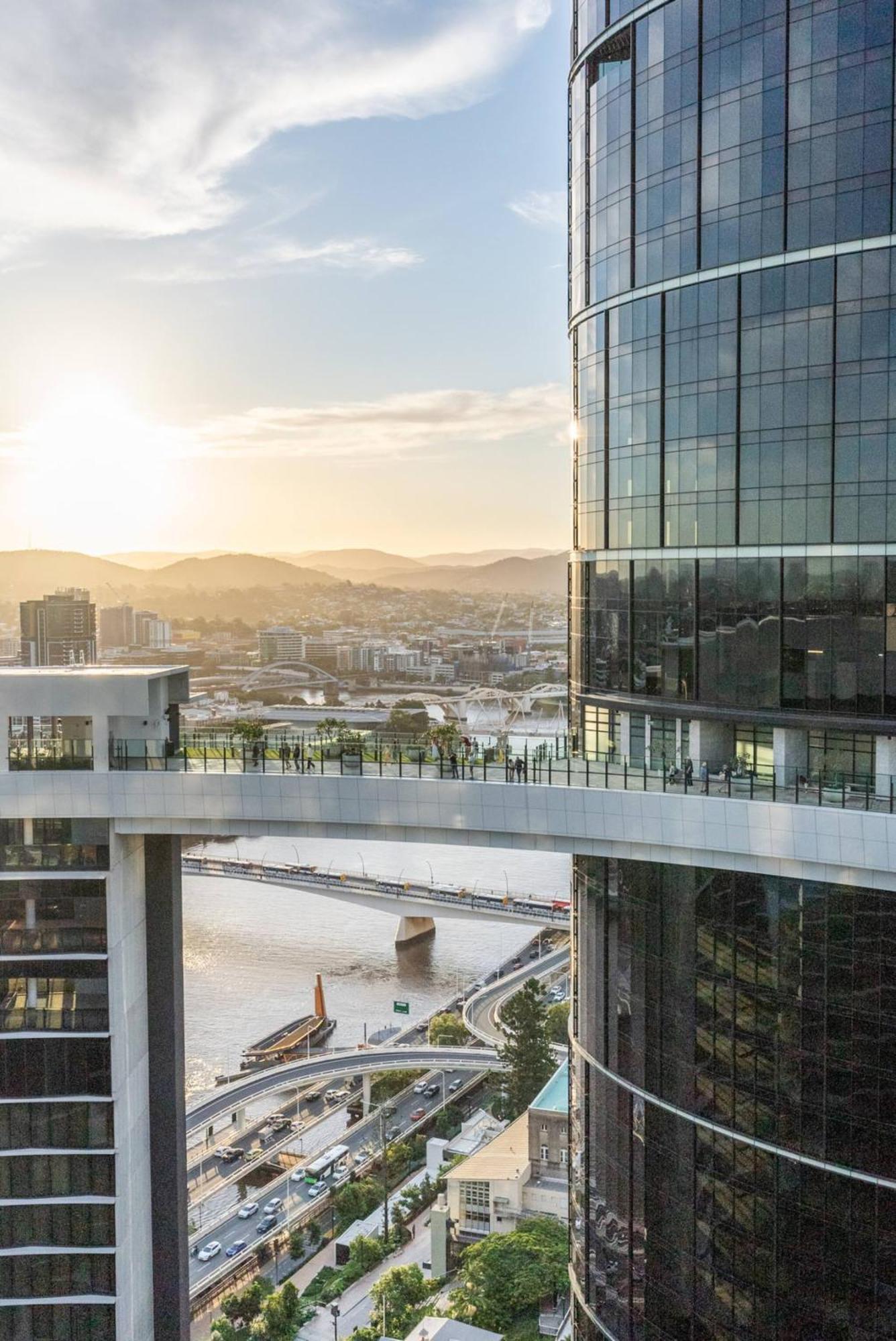 Queen's Reach - Brand New On Star Casino Bne *