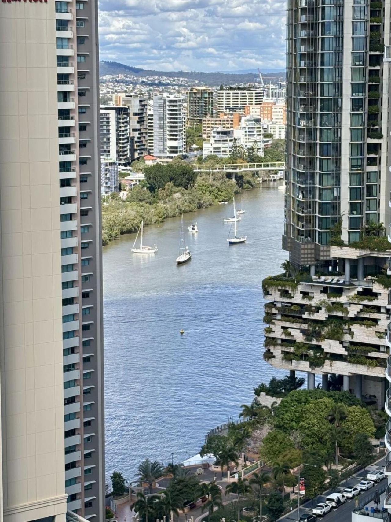 Apartment Indigescapes River Views Sleeps 6 Includes Carpark Brisbane