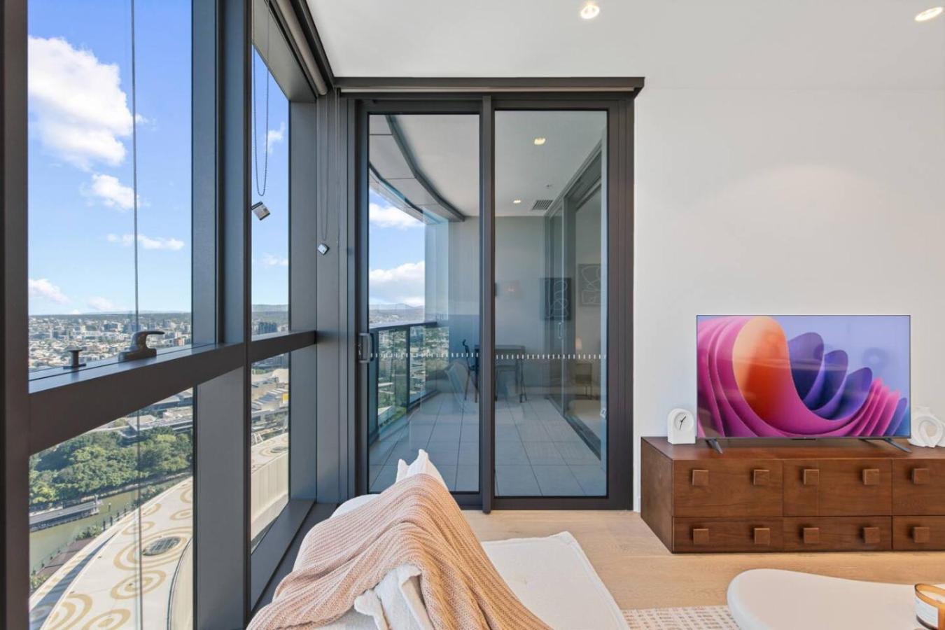 Stylish 1 Bedroom Near Casino Street And South Bank *