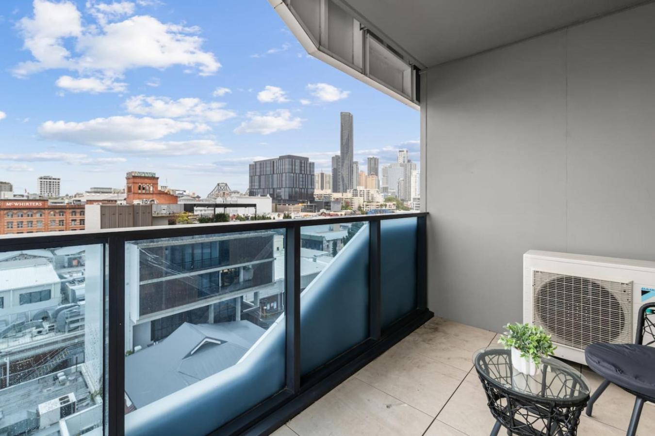 Modern 2br Aprtmnt Fortitude Valley Prime Location Holiday home Brisbane