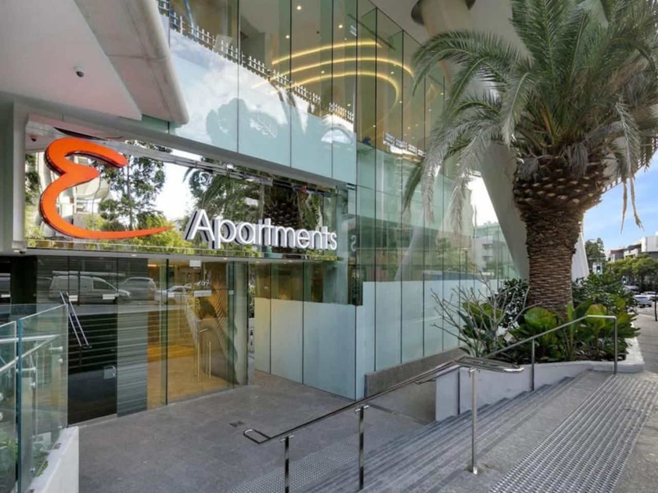 Apartment Stylish 2br Unit With Pool And Gym In South Brisbane