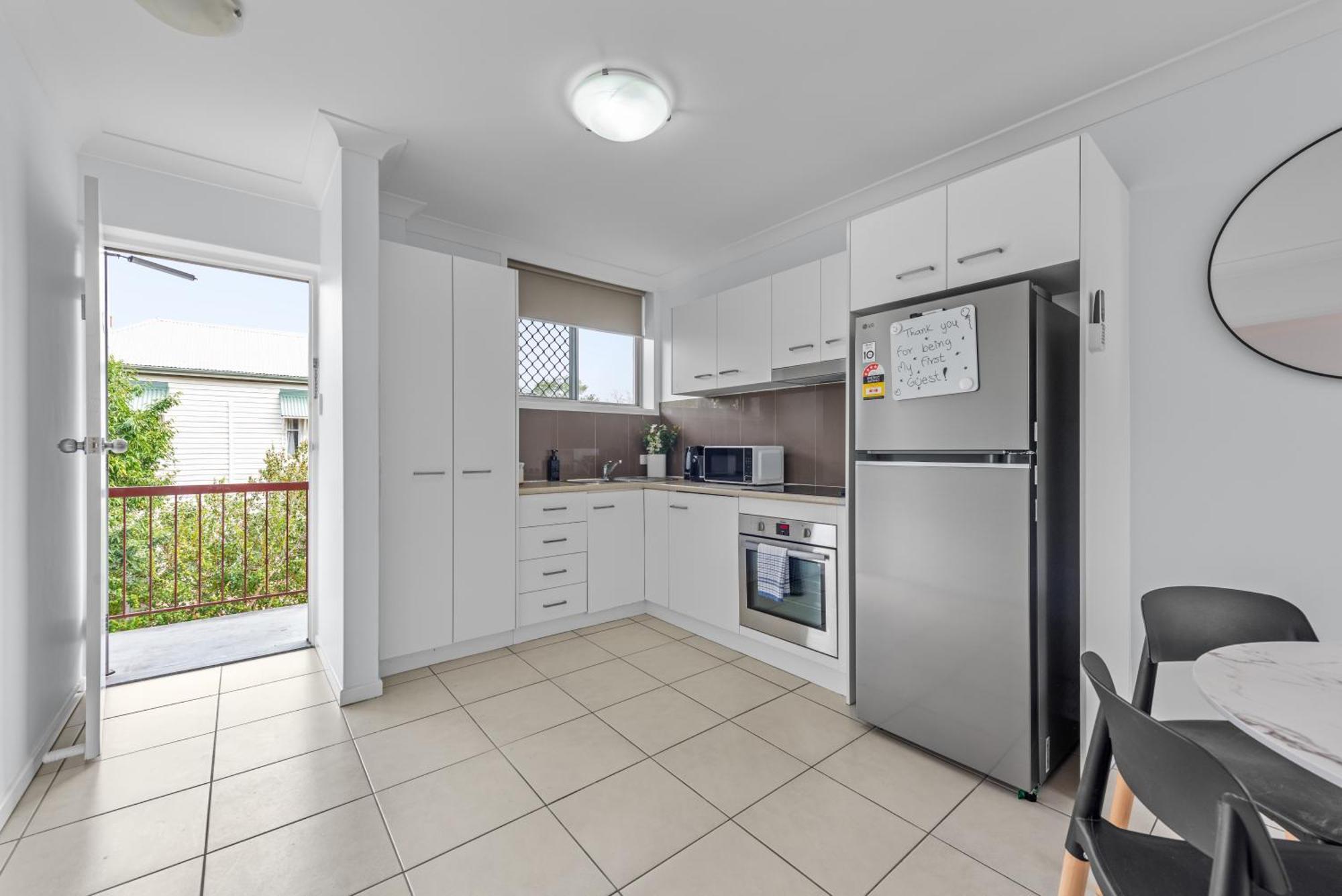 Apartment Comfy And Cozy Near Hospitals And Cbd With Parking! *