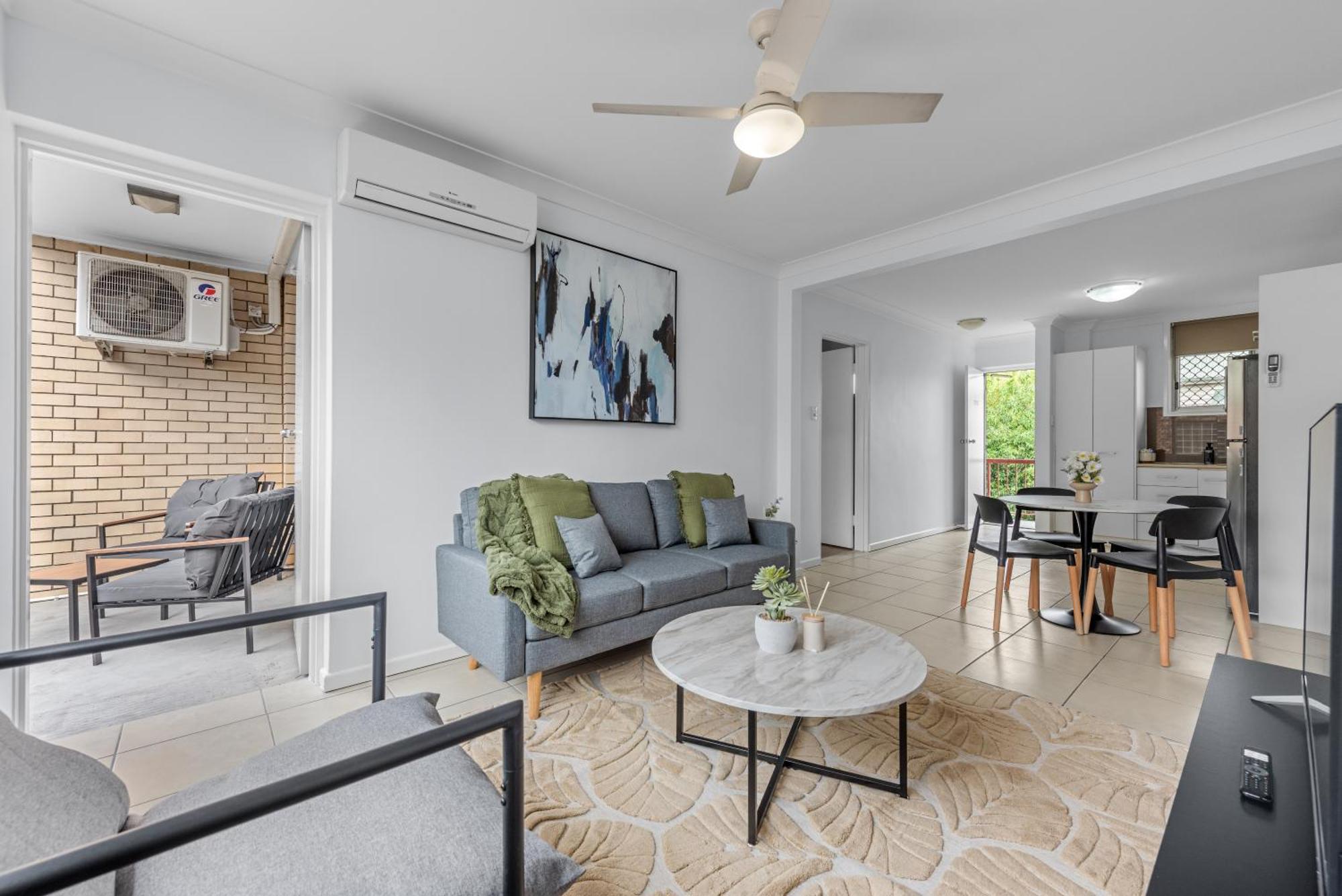 Apartment Comfy And Cozy Near Hospitals And Cbd With Parking! Brisbane