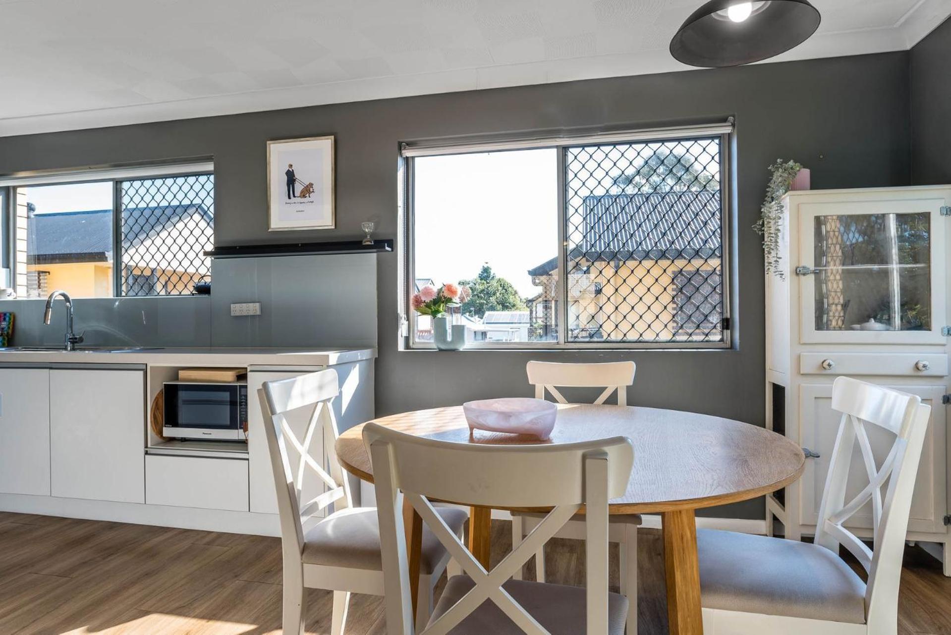 Fringe Retreat Parkland Views Walk To Everything! Holiday home *