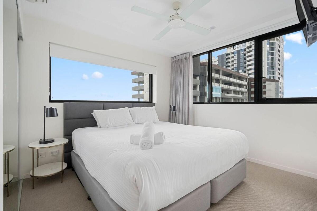 54q Abnb-style Discover Riverside Bliss With Pool And Free Parking Near Portside Brisbane