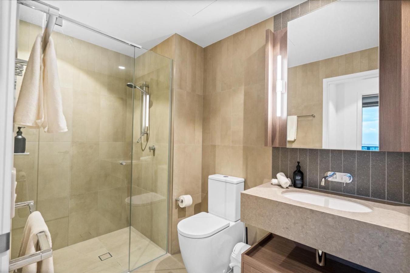 The Hikari - Brand New Riverview 1br With Sofa Bed At Queens Wharf With Pool And Gym