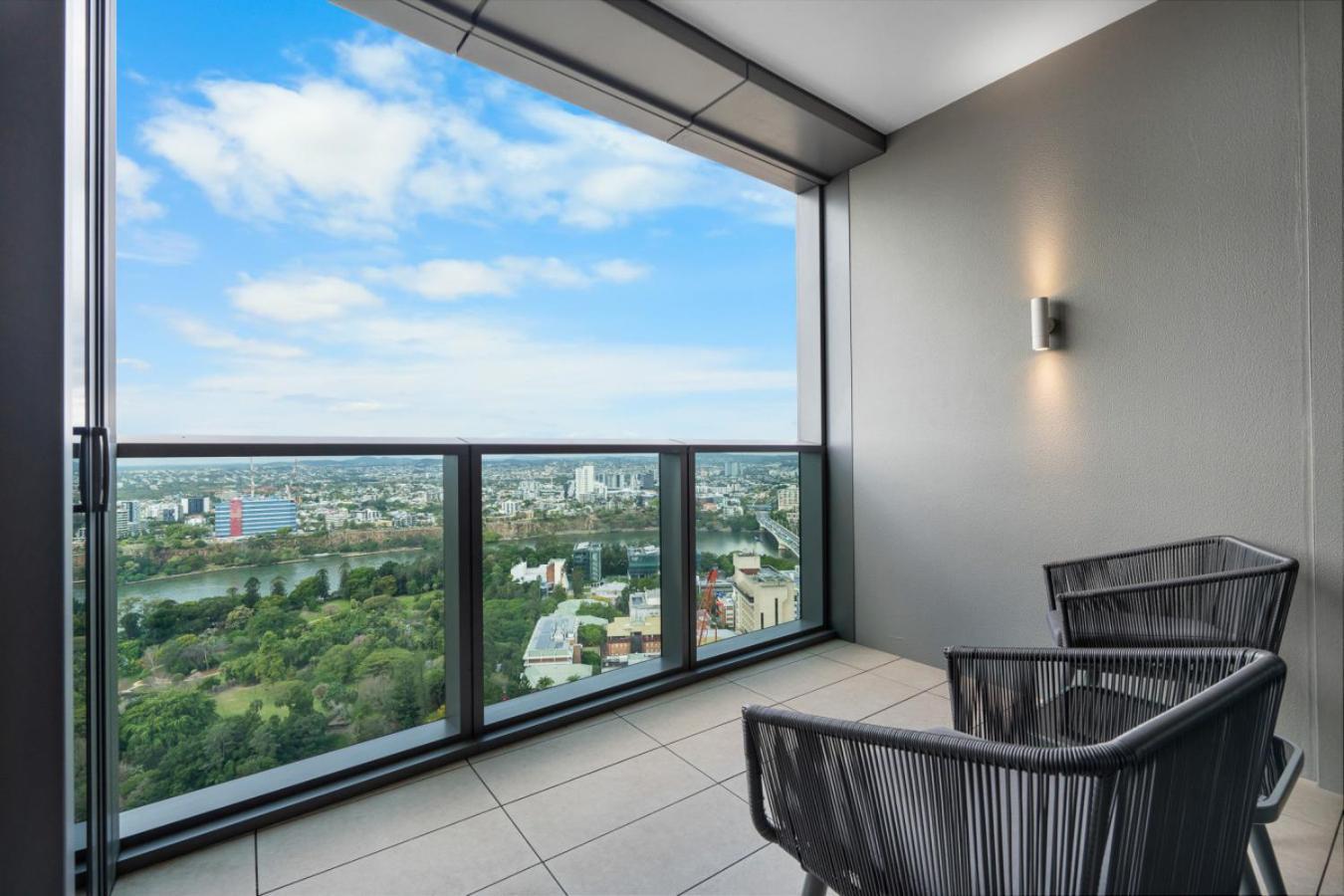 The Hikari - Brand New Riverview 1br With Sofa Bed At Queens Wharf With Pool And Gym Brisbane