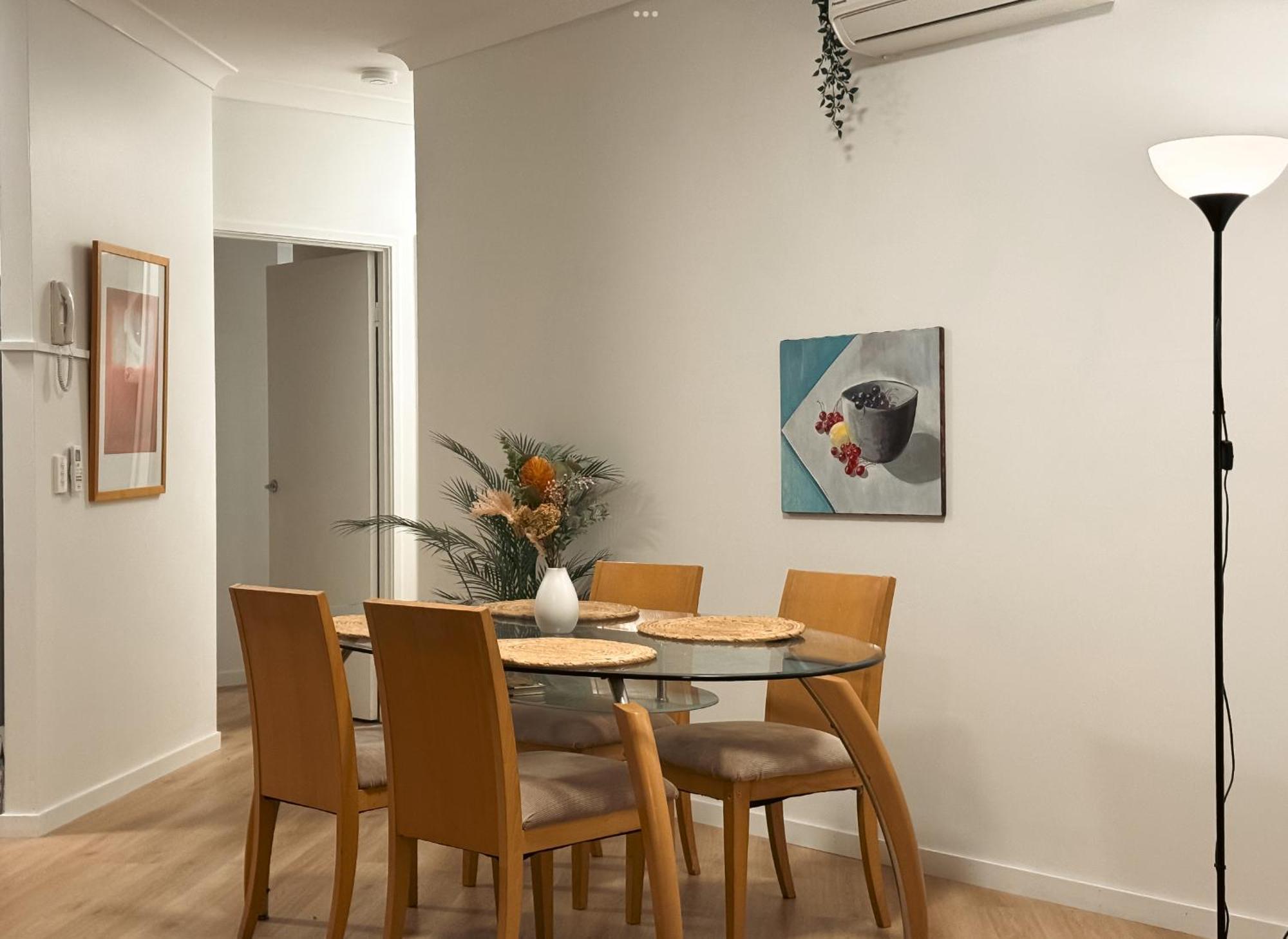 Apartment 140sqm Modern Teneriffe 2 Bedroom & Balcony Brisbane