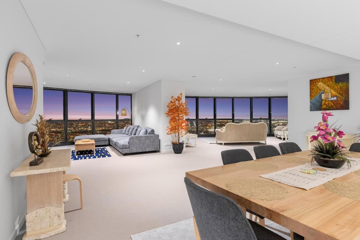Huge 3bed 3bath Skyhigh View Brisbane