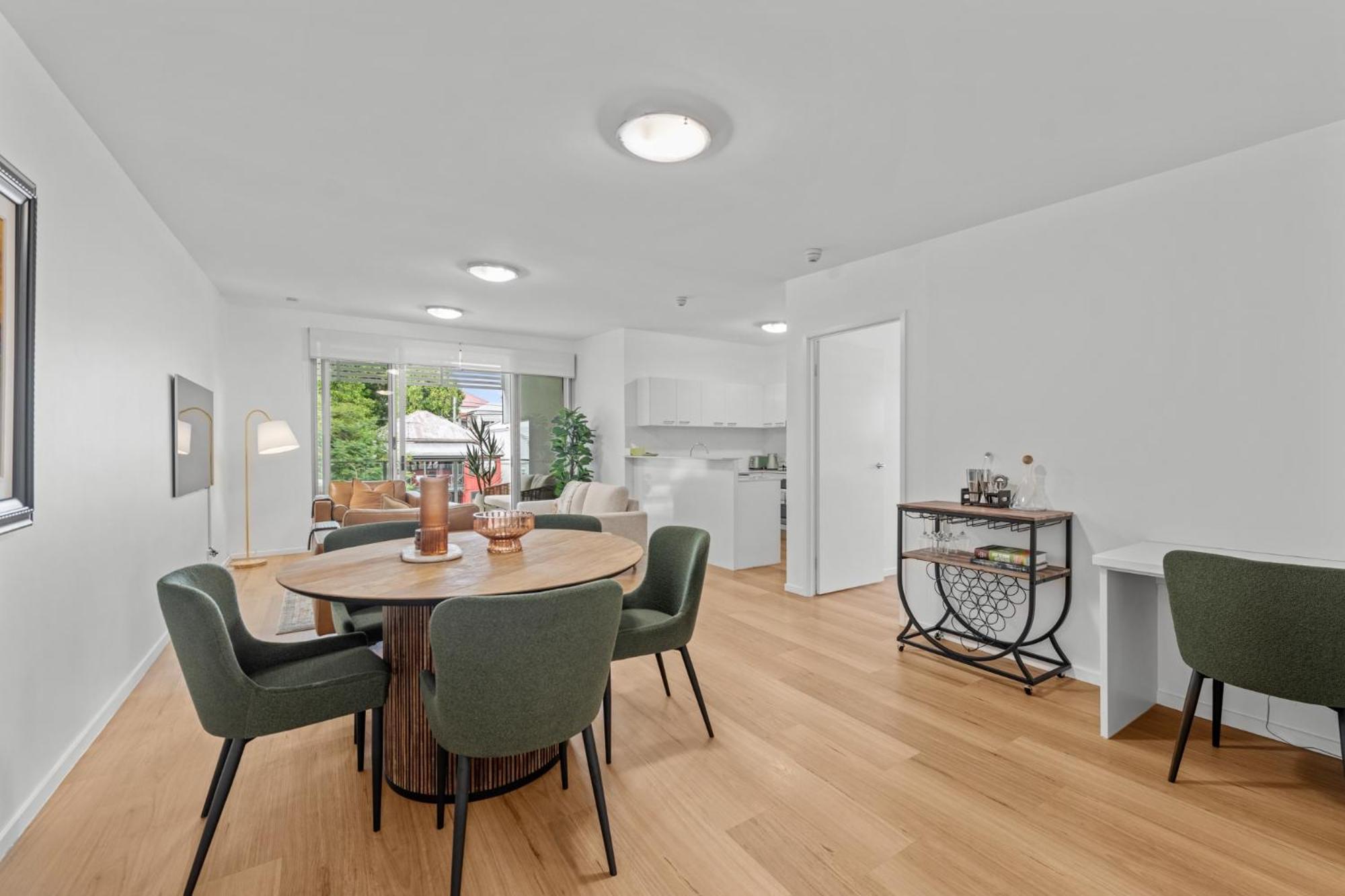 Apartment 2-bed Getaway With Shared Pool & Bbq Access