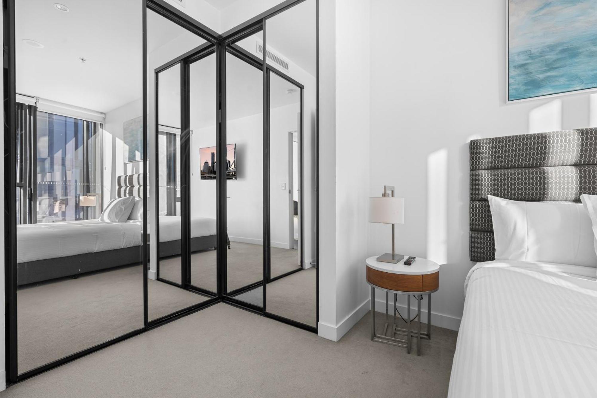 Apartment Escape With Balcony & Resort-style Amenities Brisbane
