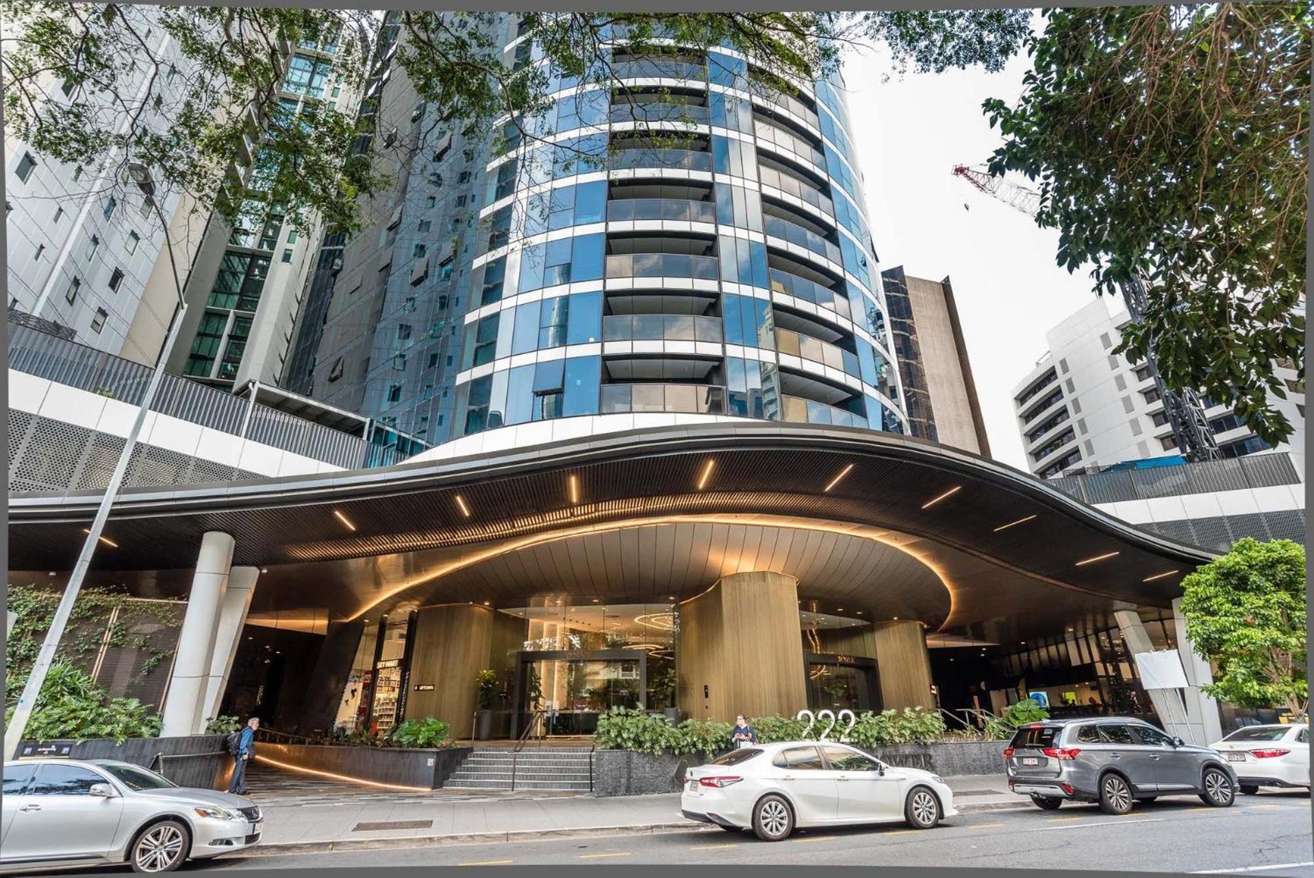 Skyline Serenity - Level 62 With Stunning Views! Apartment Brisbane