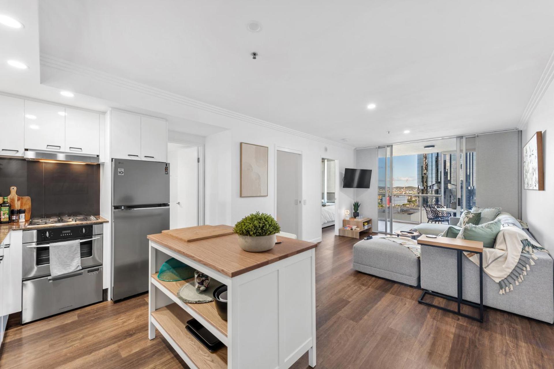 Modern On Mary - 1bed 1bath Study 1car Views - Cbd