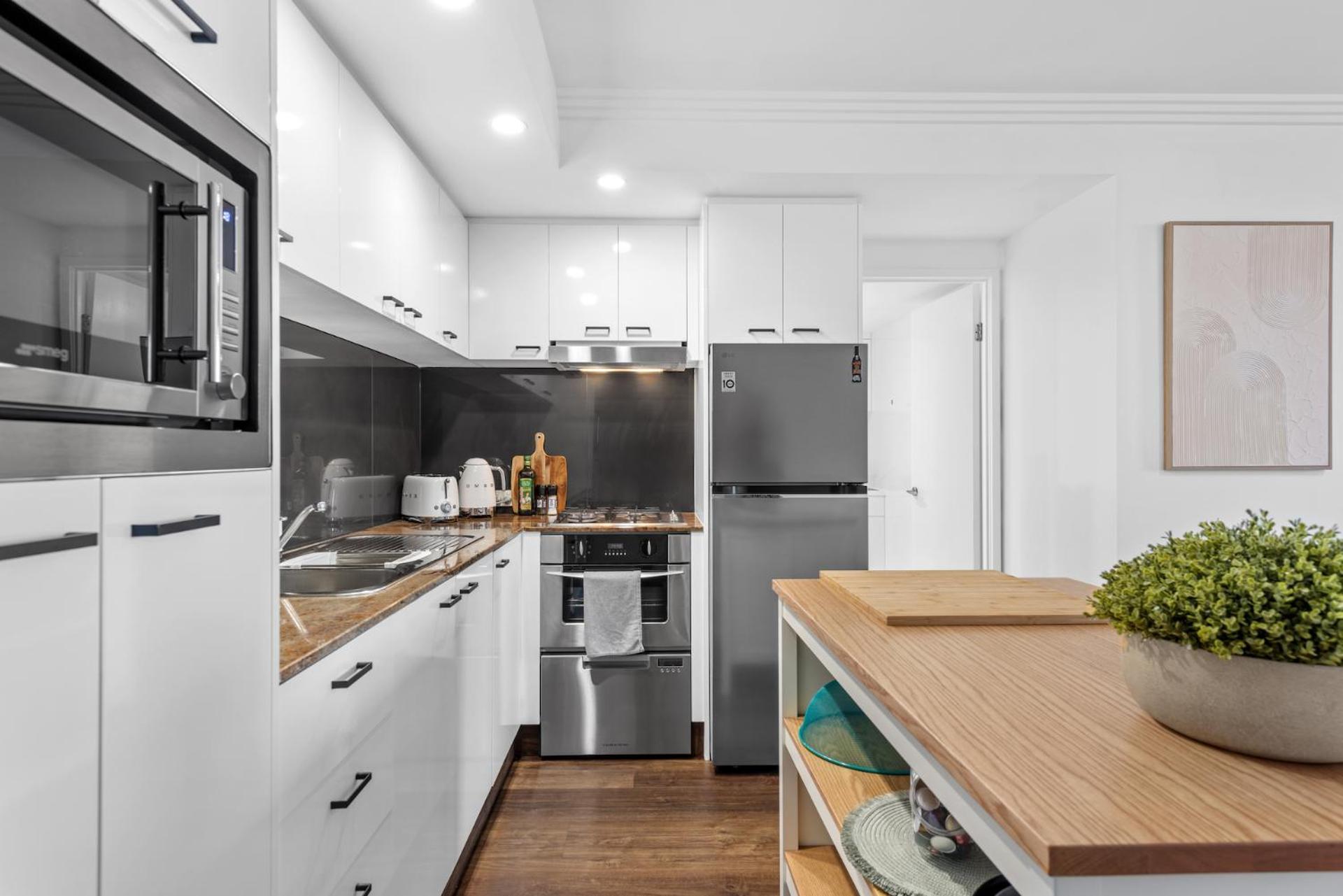 Modern On Mary - 1bed 1bath Study 1car Views - Cbd Apartment