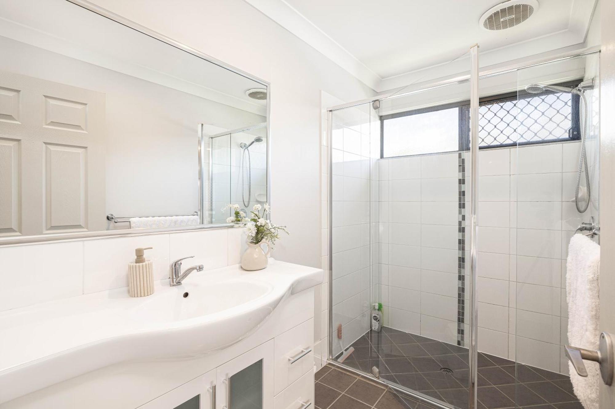 Smart Self Check-in - Rocklea Station S Apartment