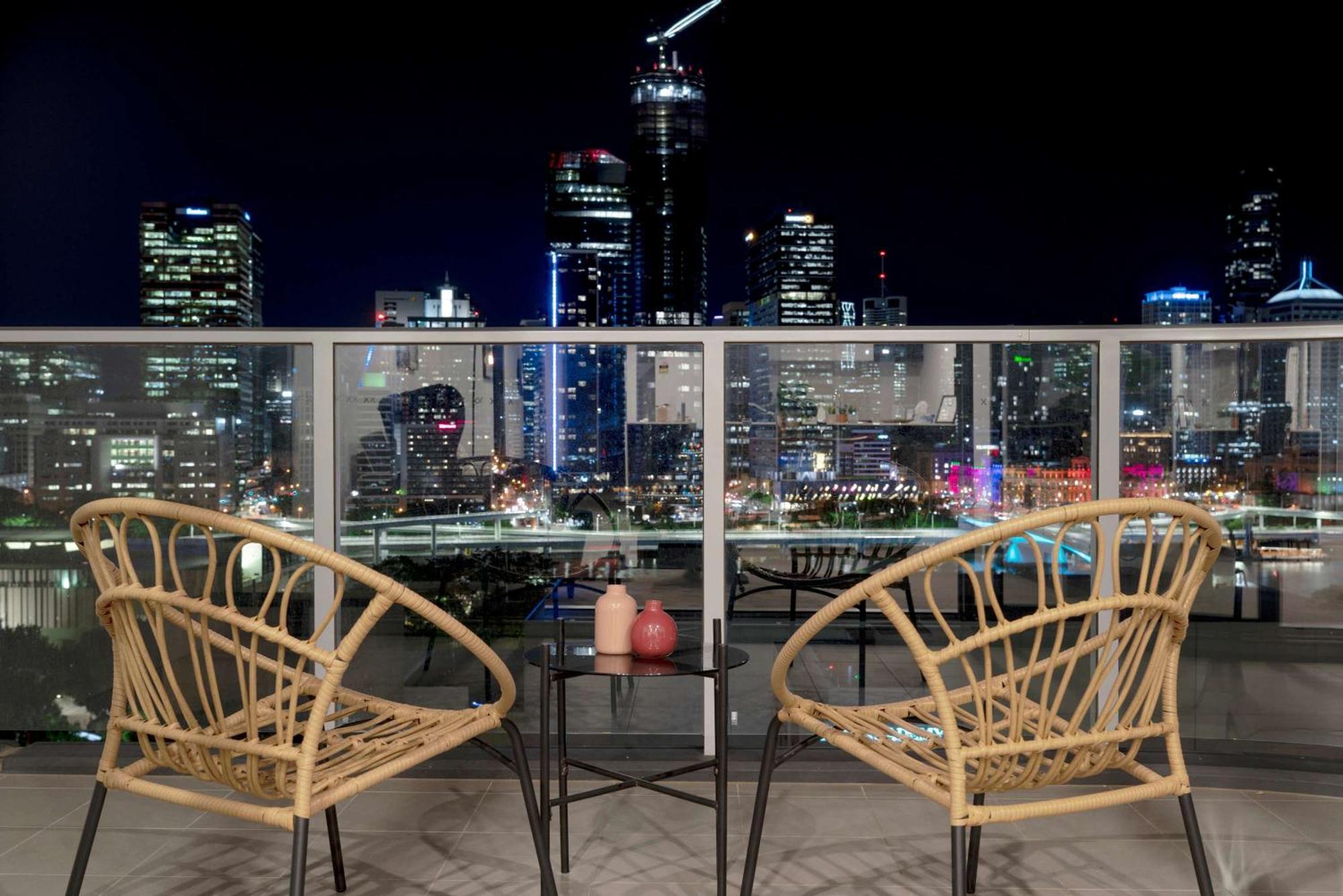 Tranquil River-view 2-bedroom High-rise Brisbane