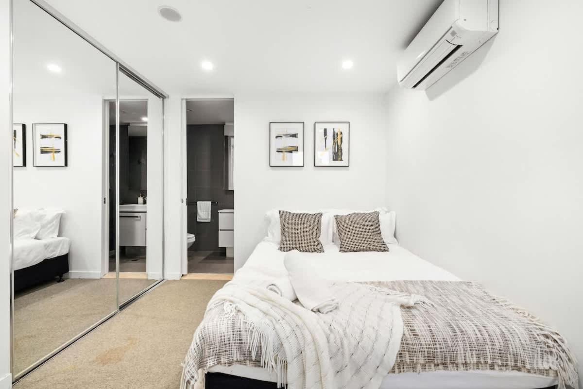 Apartment Stylish 2br Retreat Walk To Shop & Local Hotspots