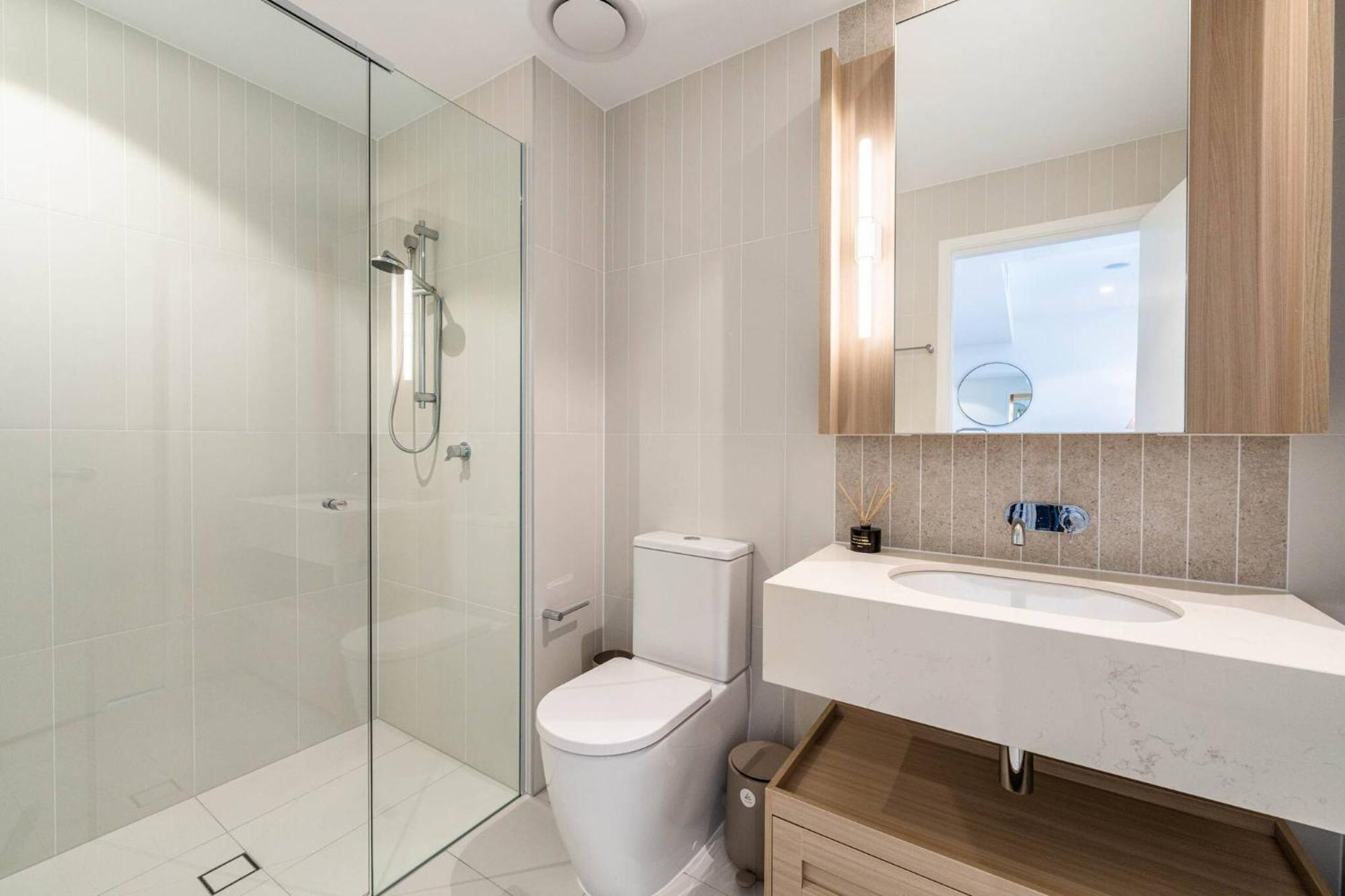 Apartment 1br In Queen's Wharf Lv 29 With Sofa Bed And Carpark *