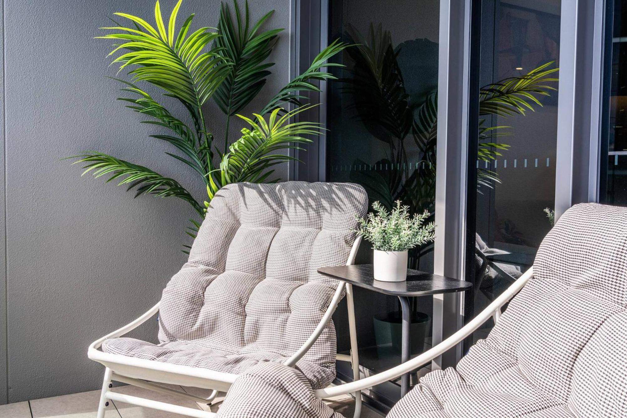 1br In Queen's Wharf Lv 29 With Sofa Bed And Carpark