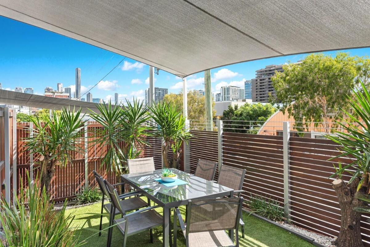 Holiday home Luxe Inner-city With Views - Teneriffe Brisbane