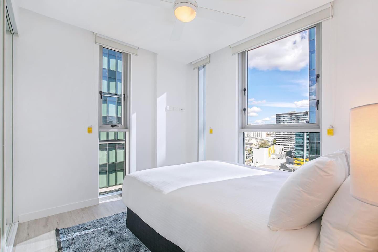 Apartment 'oliva On Brookes' Chic Inner-city Escape With Pool *