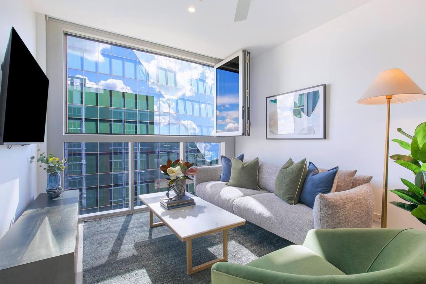 'oliva On Brookes' Chic Inner-city Escape With Pool Brisbane