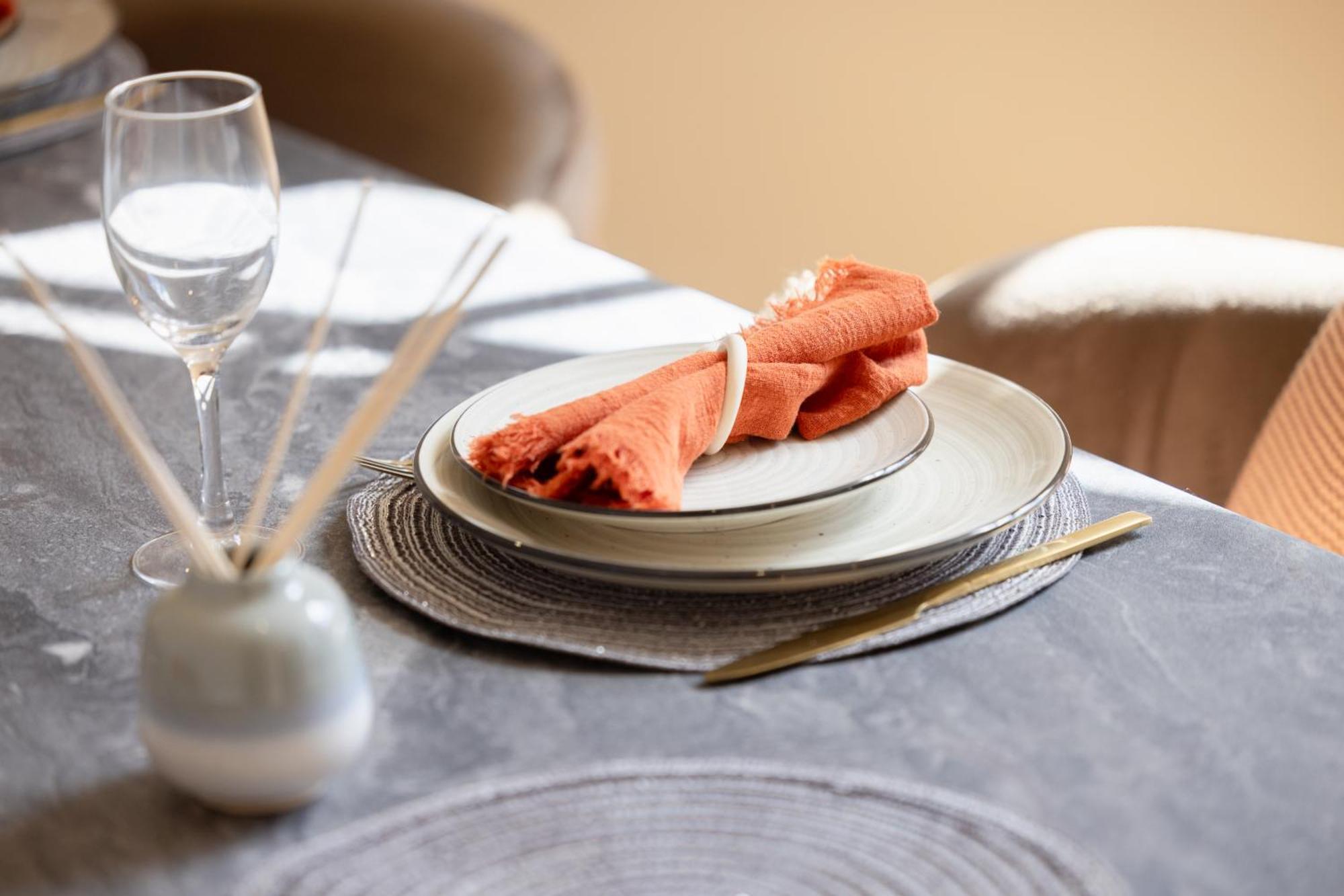 Apartment Stylish Heritage 2br Loft Near And River With Pool And Free Parking *