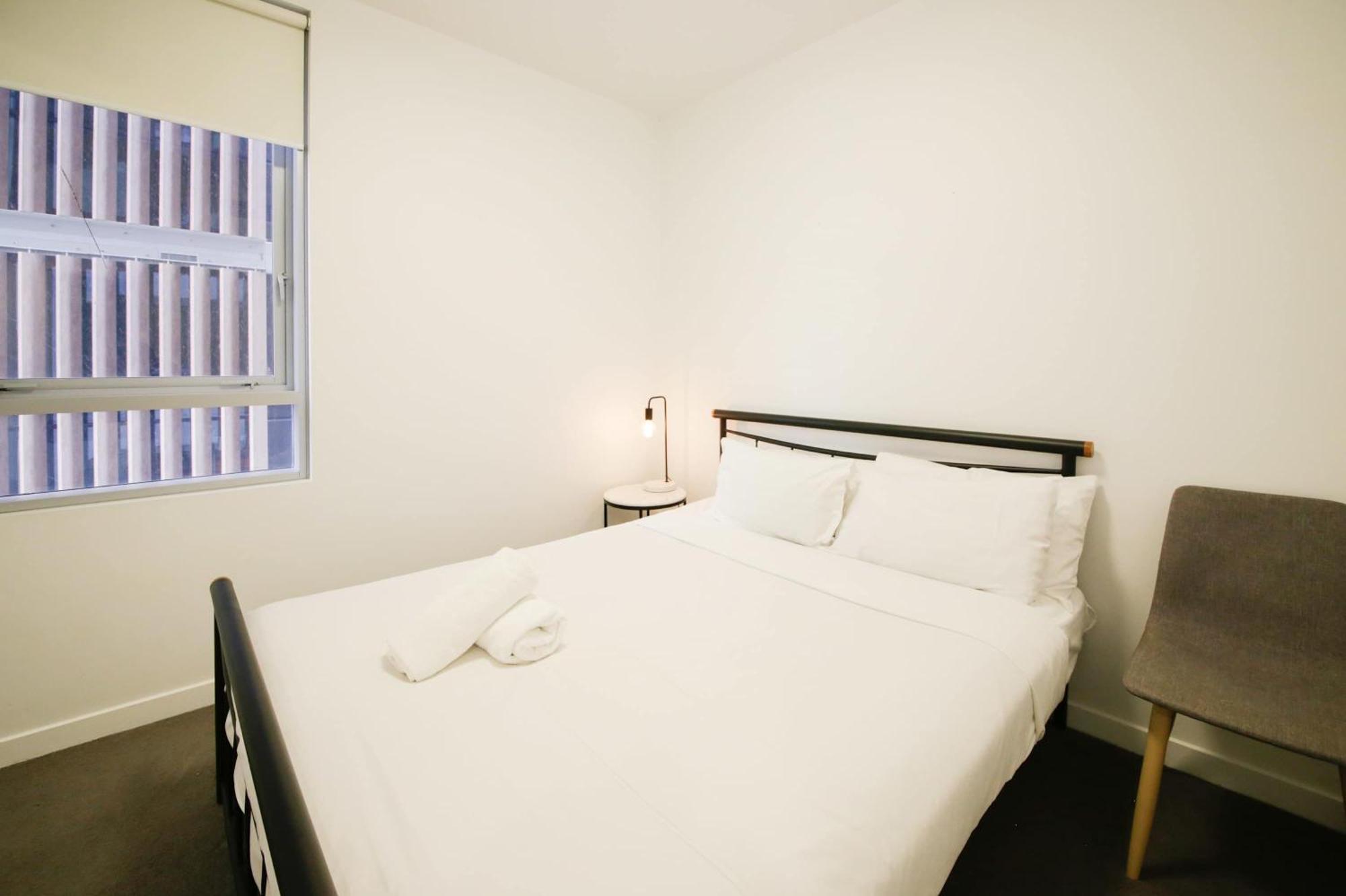 Apartment Tranquil River-view 2-bedroom High-rise *