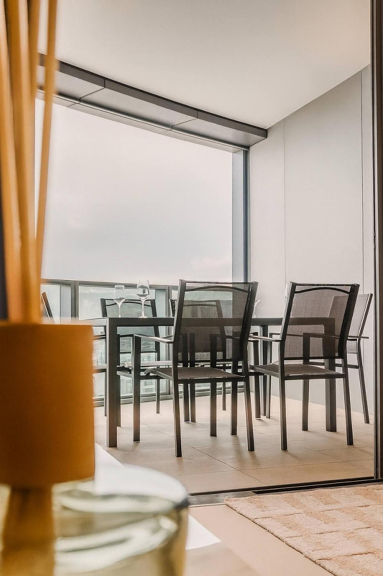 2br Queens Wharf Level 27 Sky Deck & River View W Carpark Apartment *