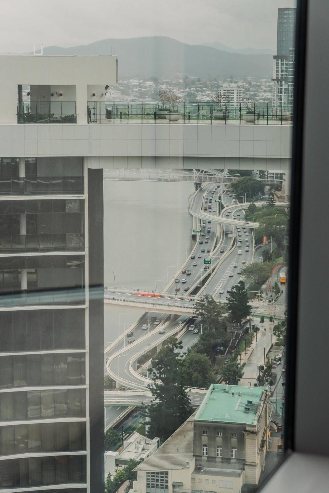 Apartment 2br Queens Wharf Level 27 Sky Deck & River View W Carpark *