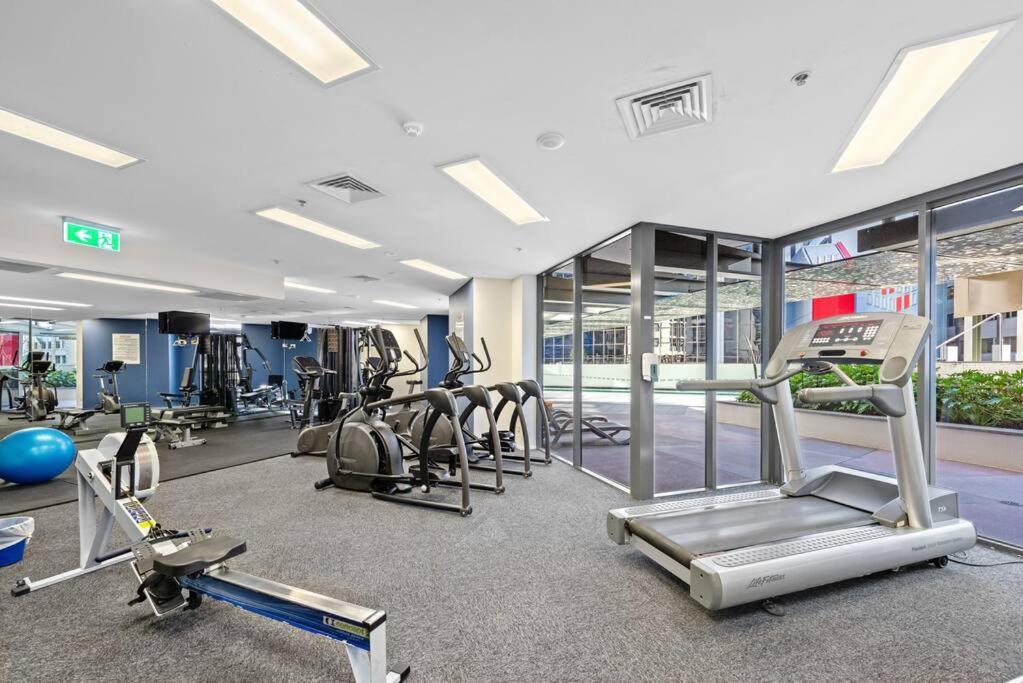 Of The Town! 2bed/2bath/1car/pool/views ~ Cbd Apartment *