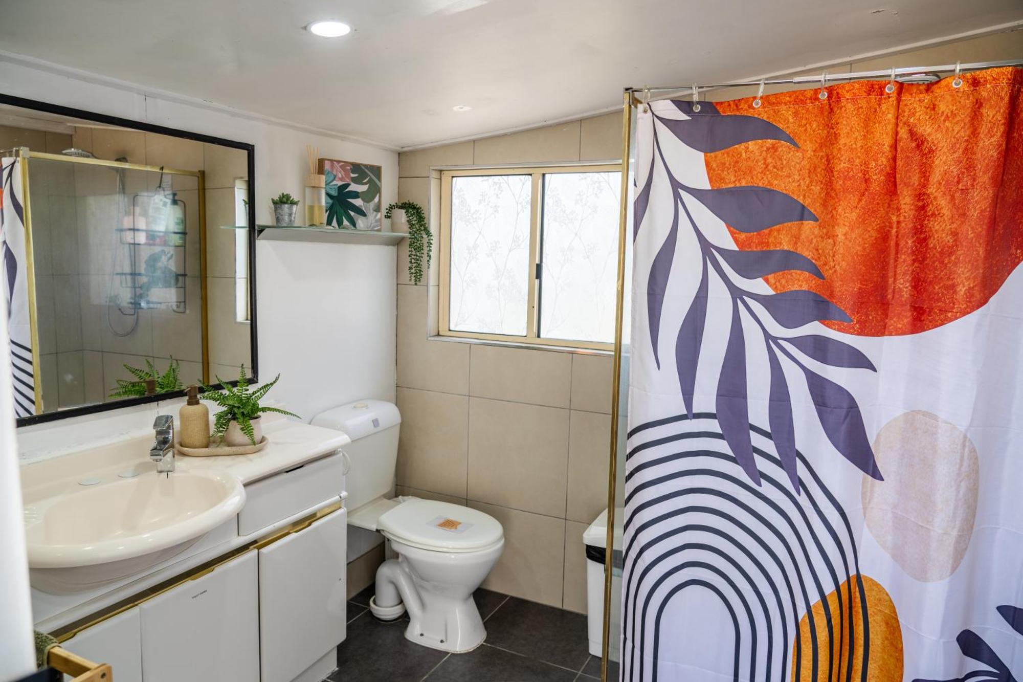 Homestay Hot Tub, Ice Bath, Gym, Sauna, Pool Table Coorparoo Haven Brisbane