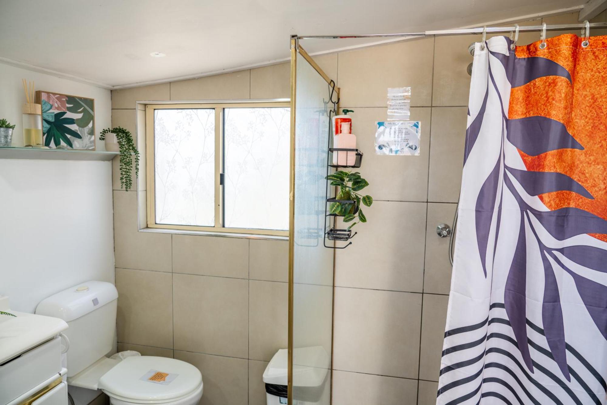 Hot Tub, Ice Bath, Gym, Sauna, Pool Table Coorparoo Haven Homestay *