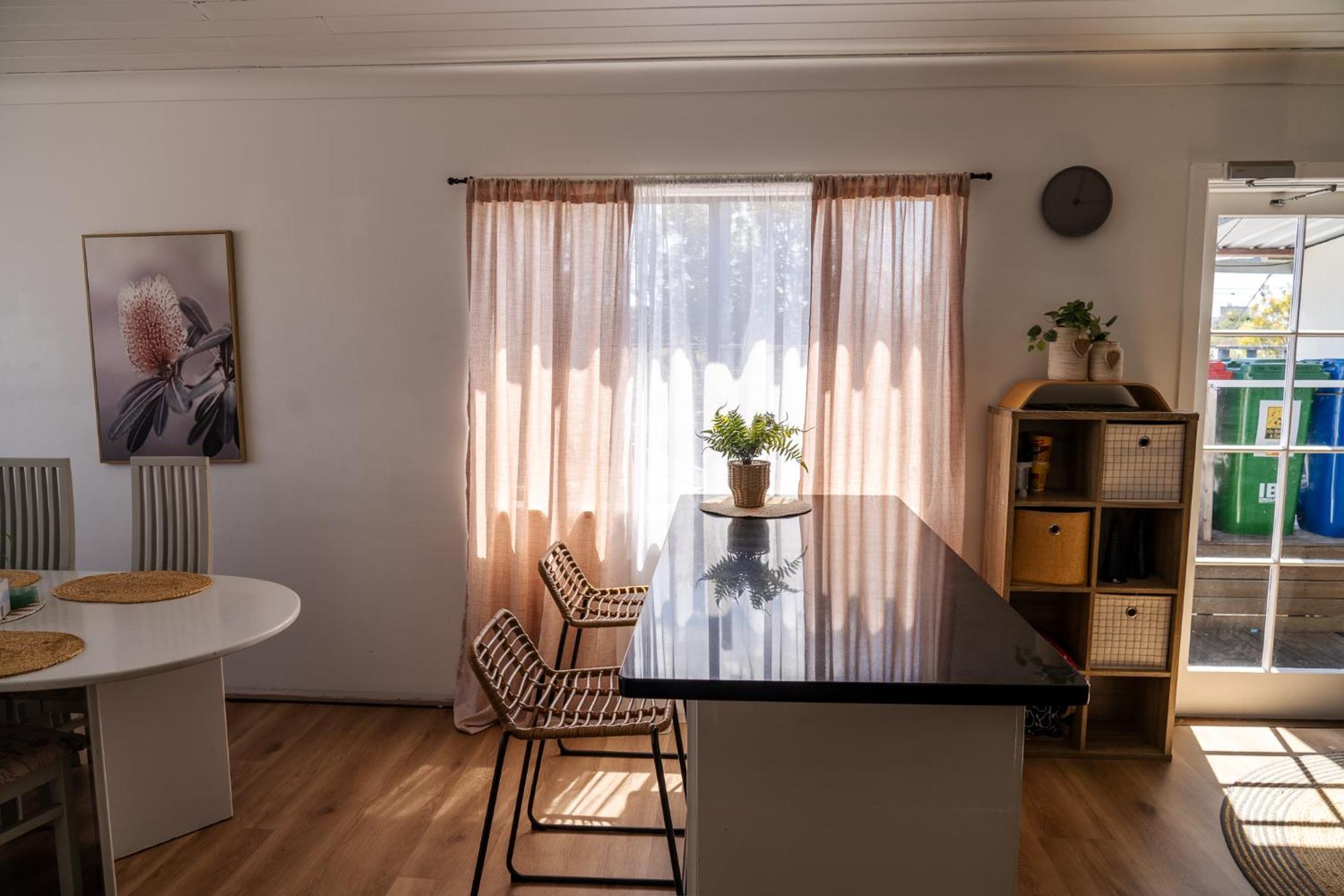 Homestay Hot Tub, Ice Bath, Gym, Sauna, Pool Table Coorparoo Haven *