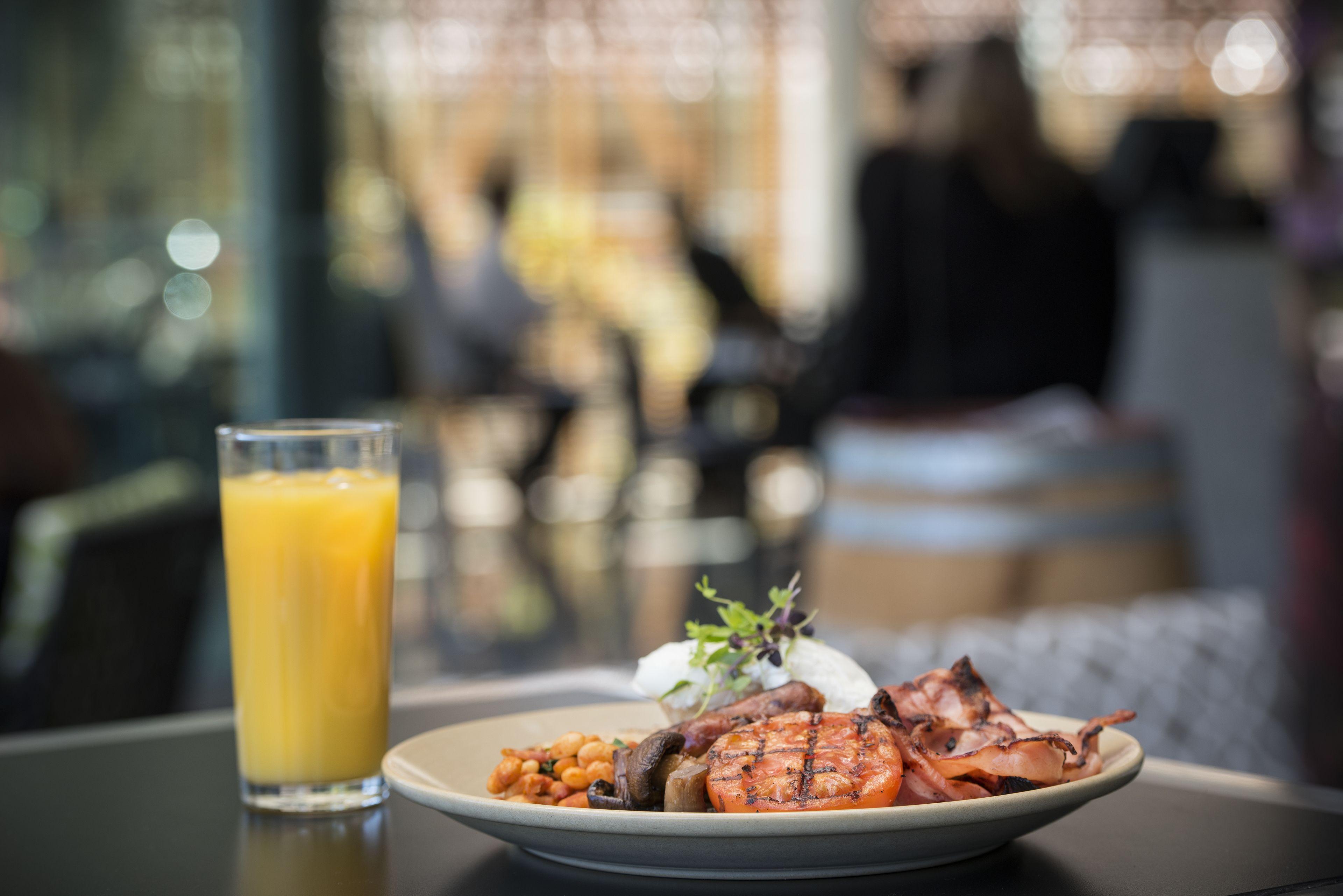 Mercure Spring Hill Hotel 4*