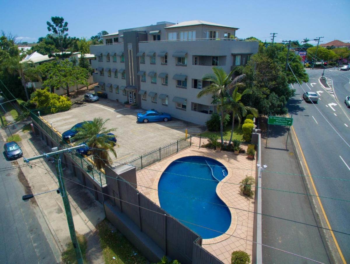 Aparthotel Hampton Court 4*